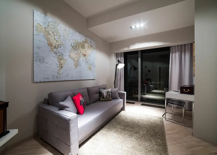 40th+ Floor Luxury In Sky Tower Hotel *